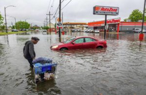 Fallas en estaciones de bombeo agravan inundaciones en varios sectores de Nueva Orleans