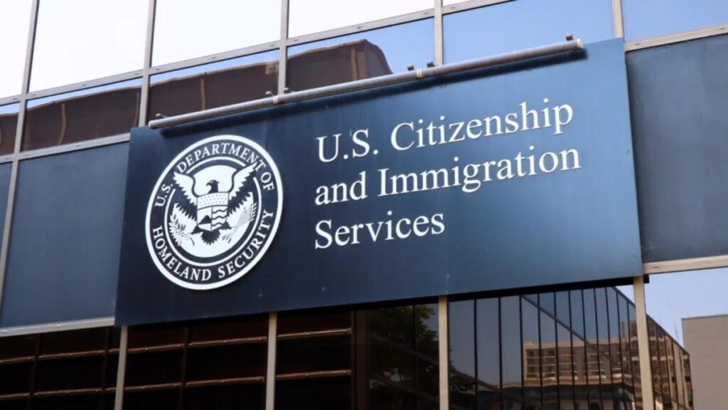 USCIS aumenta las tarifas de ciertos trámites migratorios en Estados Unidos